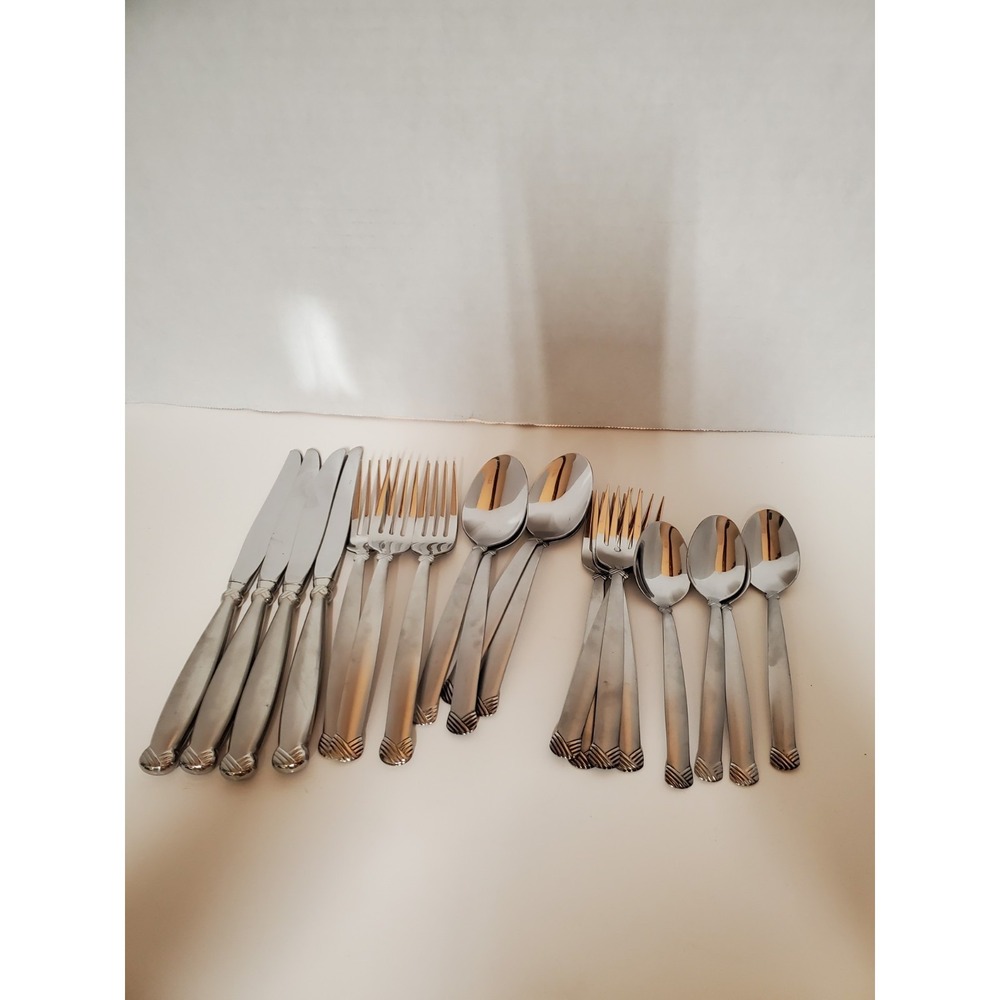Oneida RATTAN Stainless Flatware Forks Knives Spoons USA 20 Pc Set
